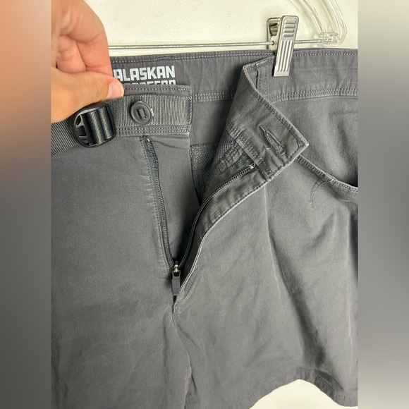 Alaskan Hardgear Duluth Trading Co Sz 40 Men's Chino Nylon Blend Hiking Shorts - Picture 7 of 16